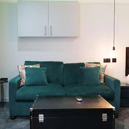 Willow Leeds (West Yorkshire)