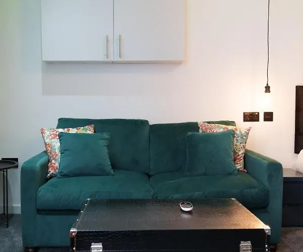 Willow Leeds (West Yorkshire)